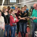 "Leibniz geht nach draußen" - 12. Klassen bei "Caprice"