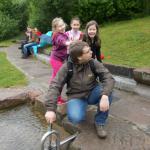 "Leibniz geht nach draußen" - 5d säubert Spielplätze - 22.5.13